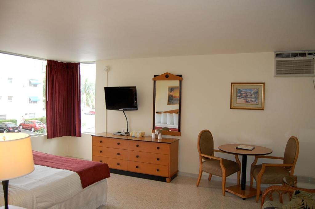 Alcazar Resort- Gay Mens Resort Fort Lauderdale Bilik gambar